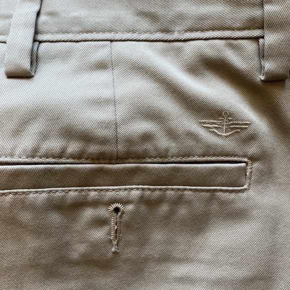 Classic Fit Dockers size 40x34 color tan - Picture 5 of 5